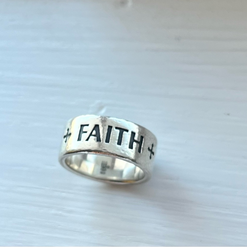 Faith Hope Love James Avery ring/retired